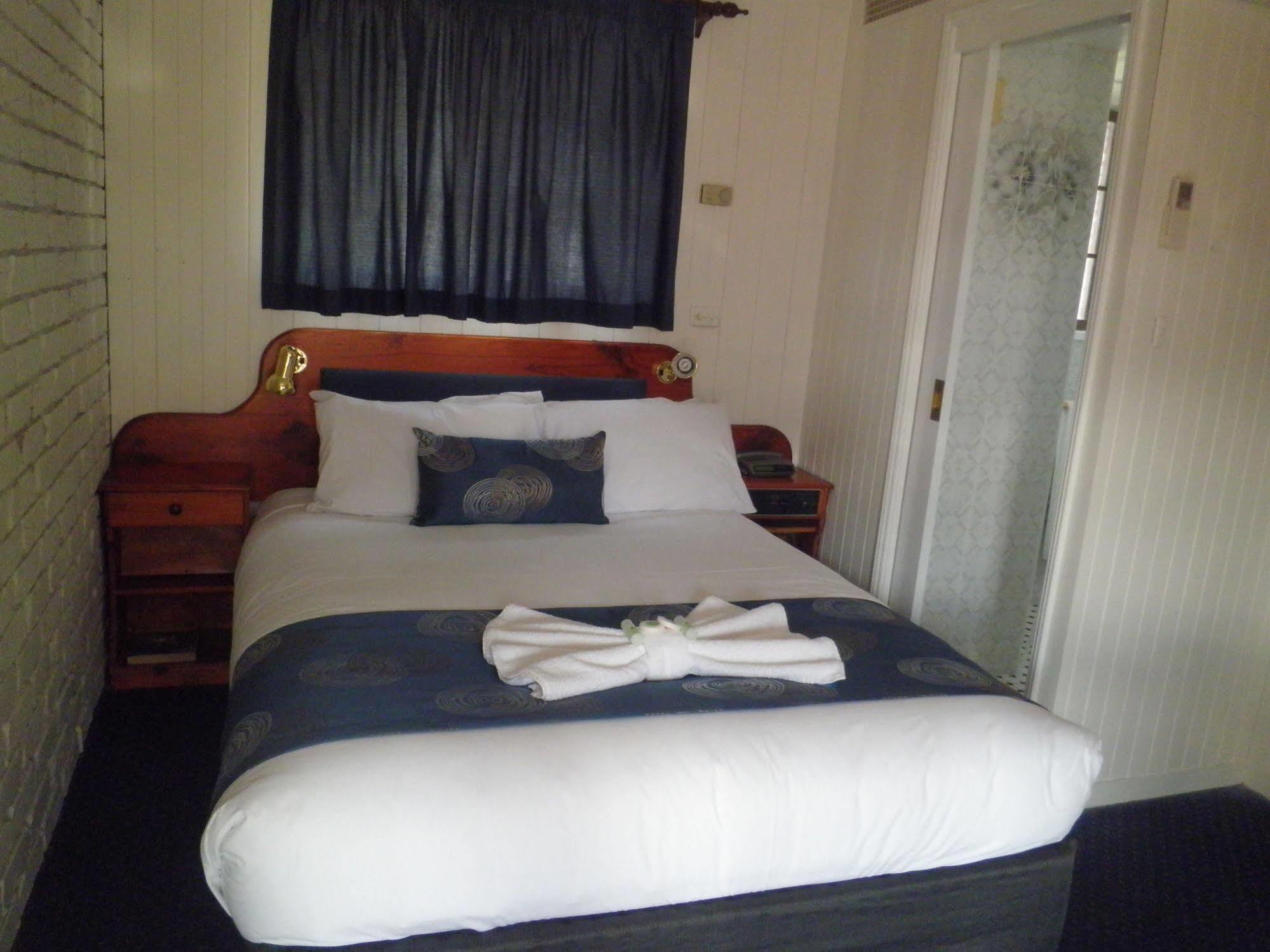 Poet's Recall Motel Gundagai